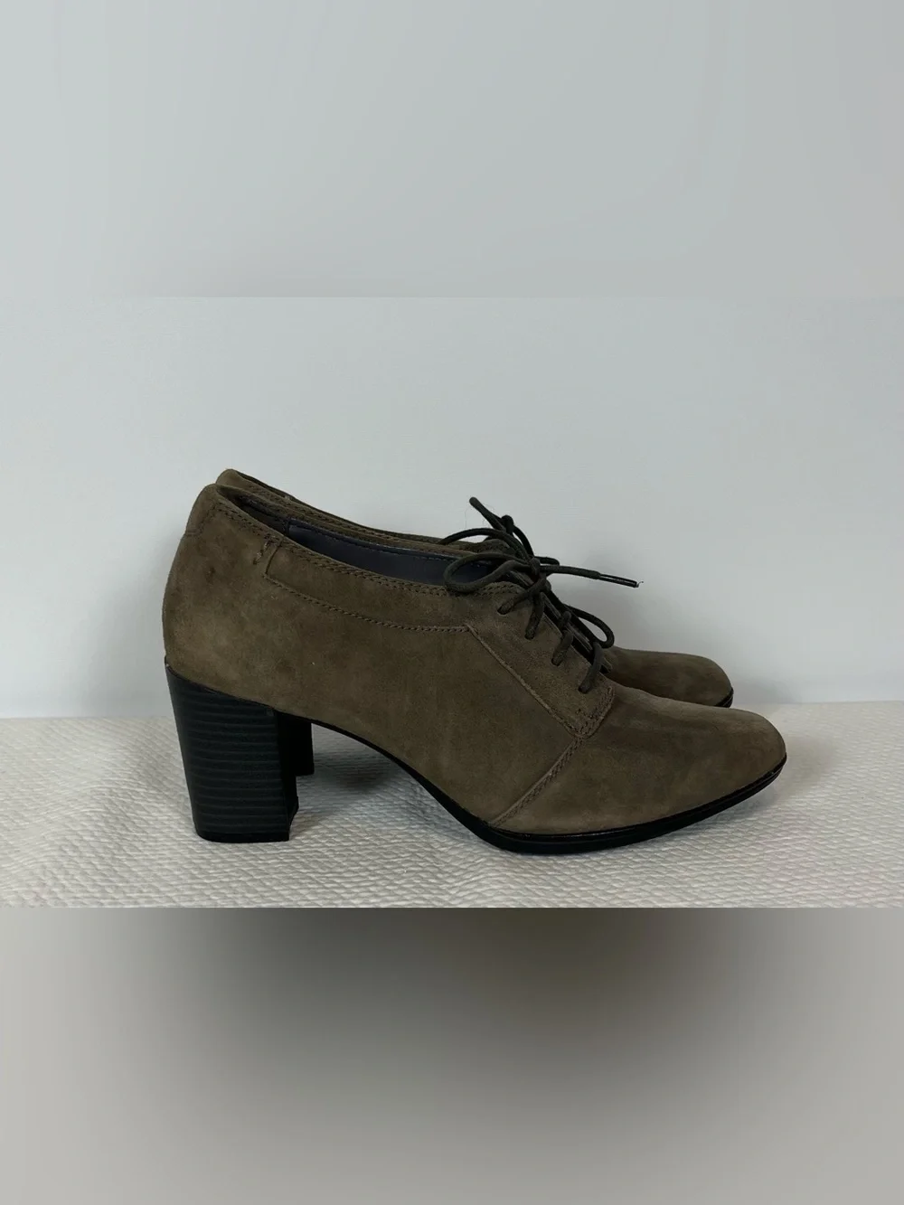 Clarks Araya Hale Lace-Up Suede Oxfords Pumps Size 7.5
